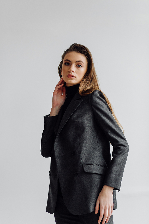 Elegant Women’s Tailored Blazer – Classic & Versatile
